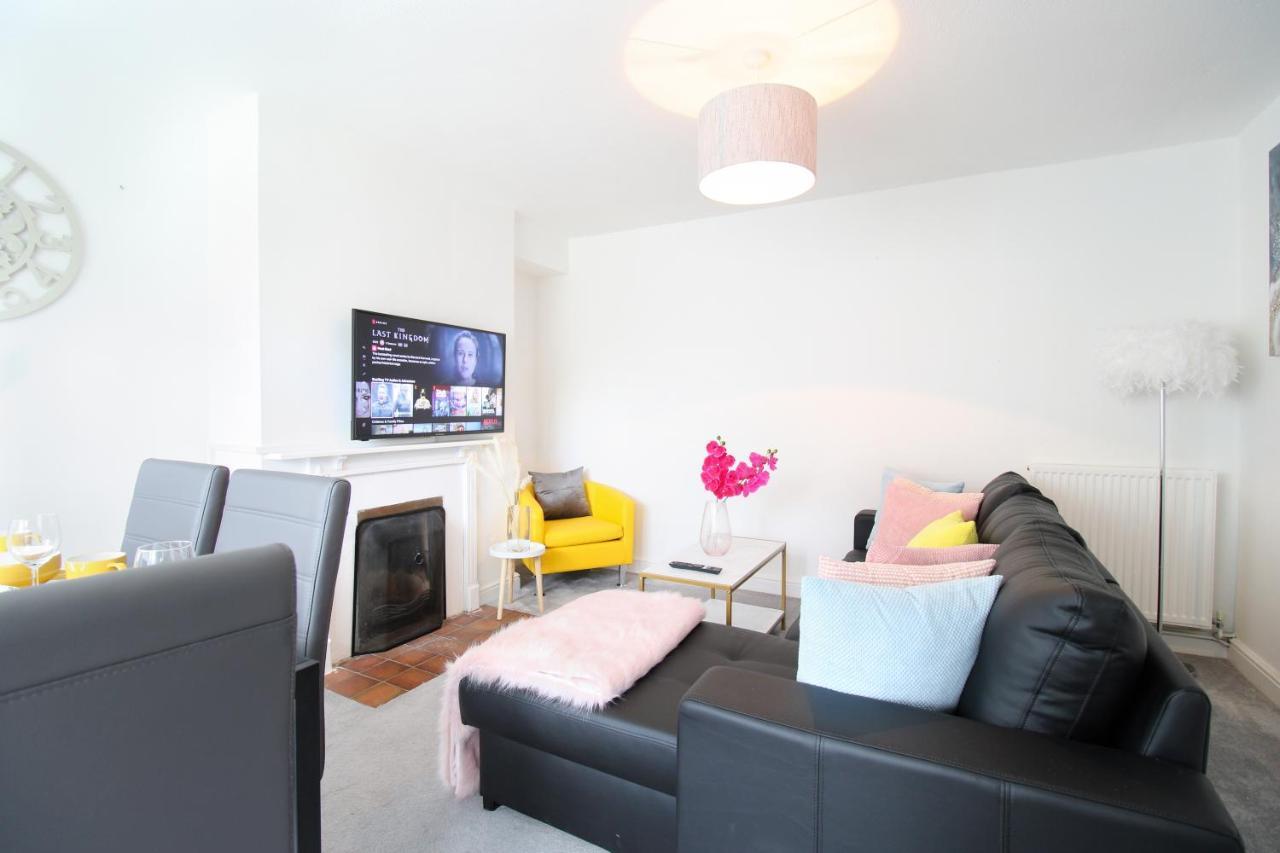 Virexxa Aylesbury Centre Apartment Exterior photo